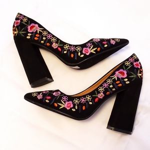 Black velvet embroidered heels